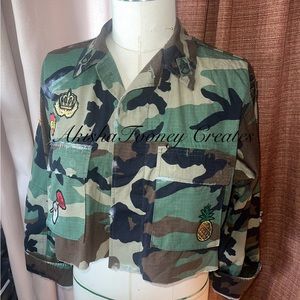 Cropped Camo Jacket (the words are only on the picture)